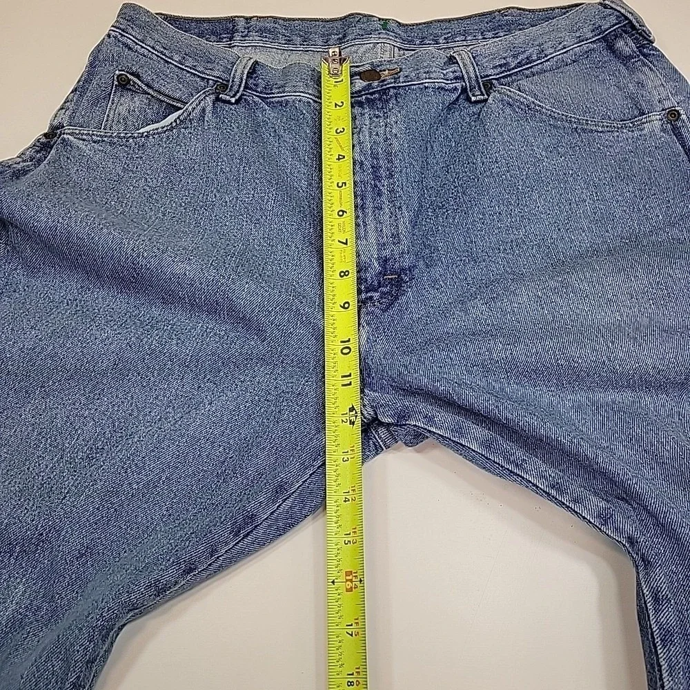 Wrangler 38x32 Relaxed Fit Jeans Mens Light Wash Blue Denim Straight Leg